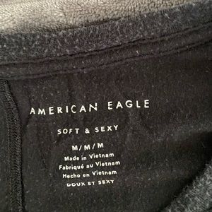 Soft and sexy American eagle black tee